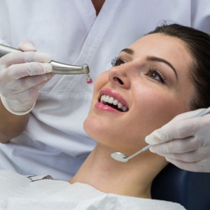 Limpieza Dental Profesional en Cartagena: Mantén tu Salud Bucal en Óptimas Condiciones