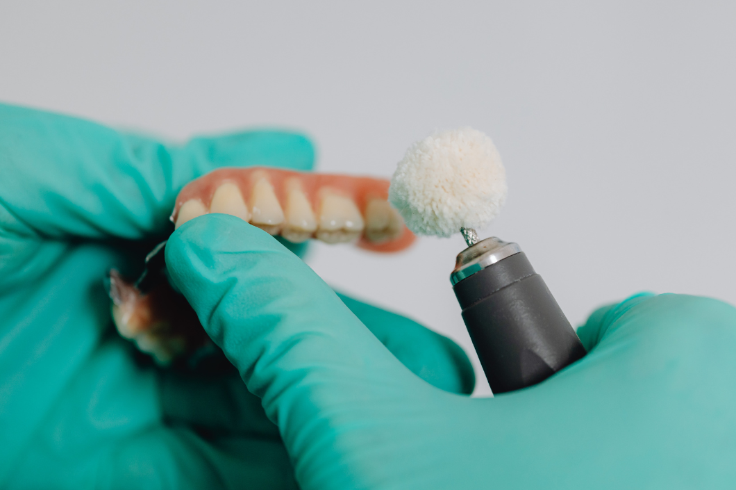 Prótesis Dentales Removibles en Cartagena: Recupera Tu Sonrisa con Comodidad y Confianza