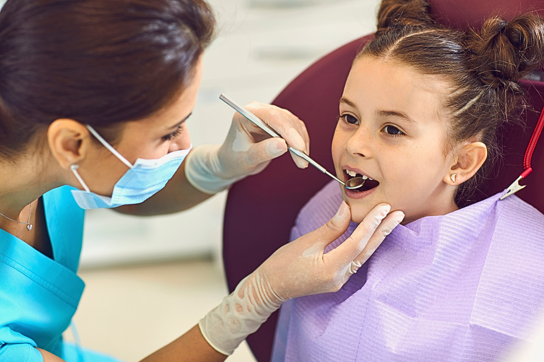 Sonrisas que Crecen Sanas: La Clave Está en el Odontopediatra